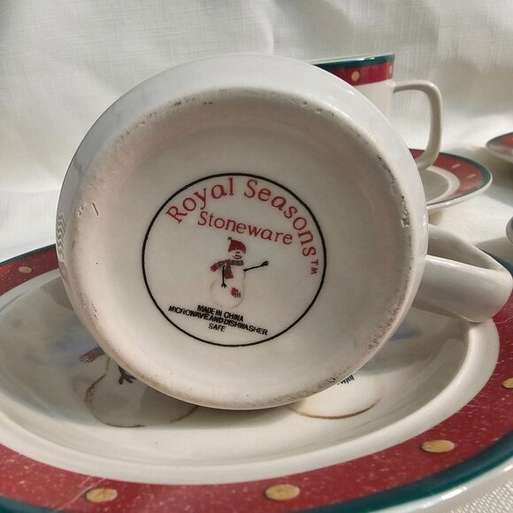Vintage Royal Seasons Christmas Snowman 4 Mugs and Saucers Set - Picture 6 of 9